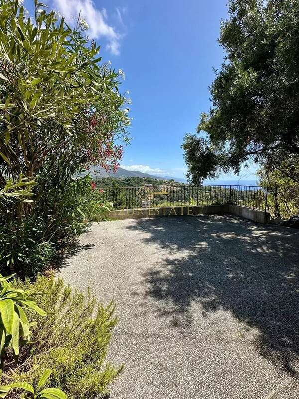 Maison à ROQUEBRUNE-CAP-MARTIN