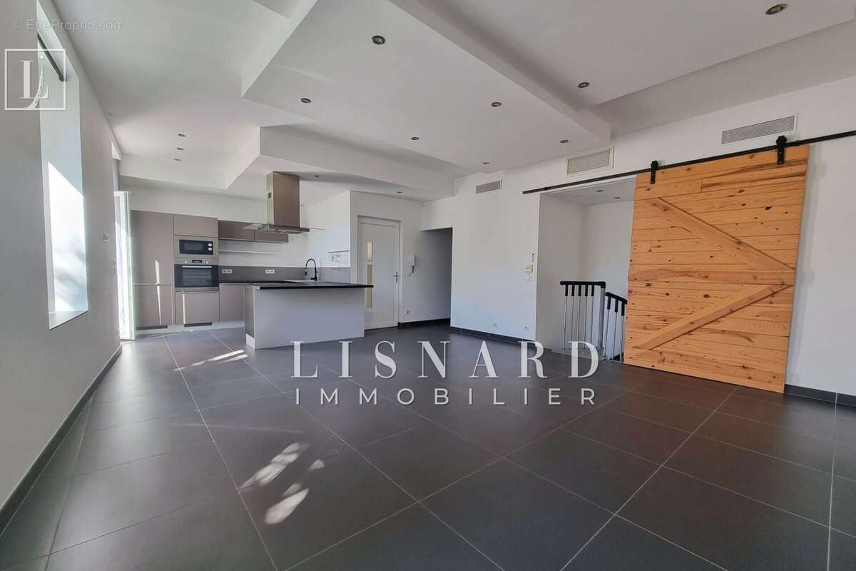 Appartement à VALLAURIS