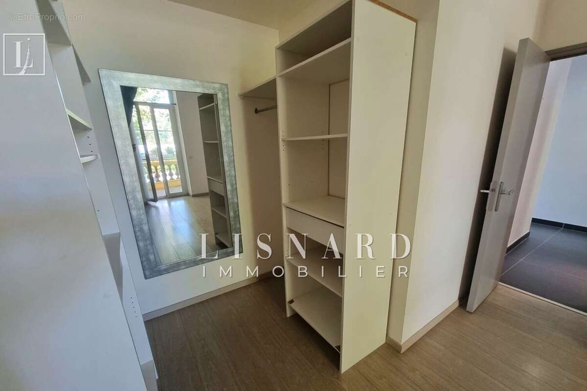 Appartement à VALLAURIS