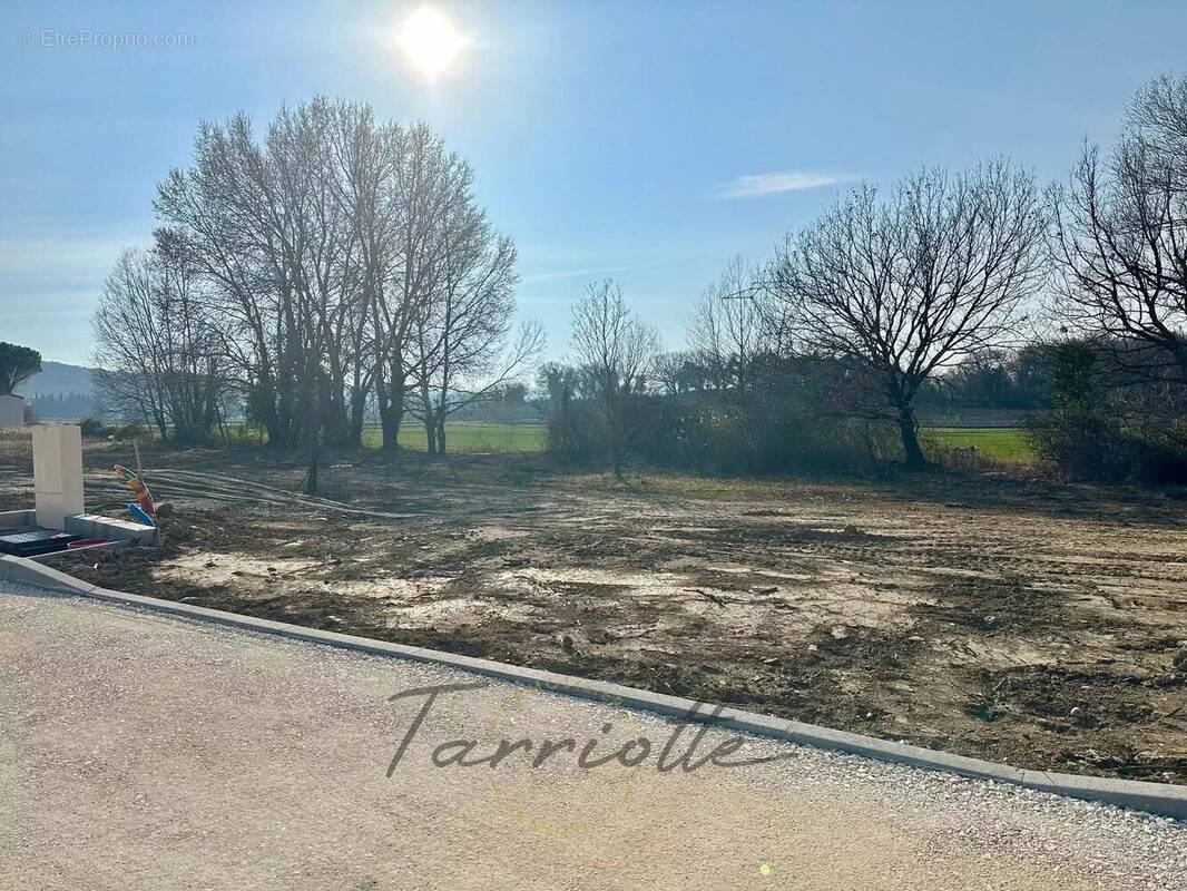 Terrain à MALATAVERNE