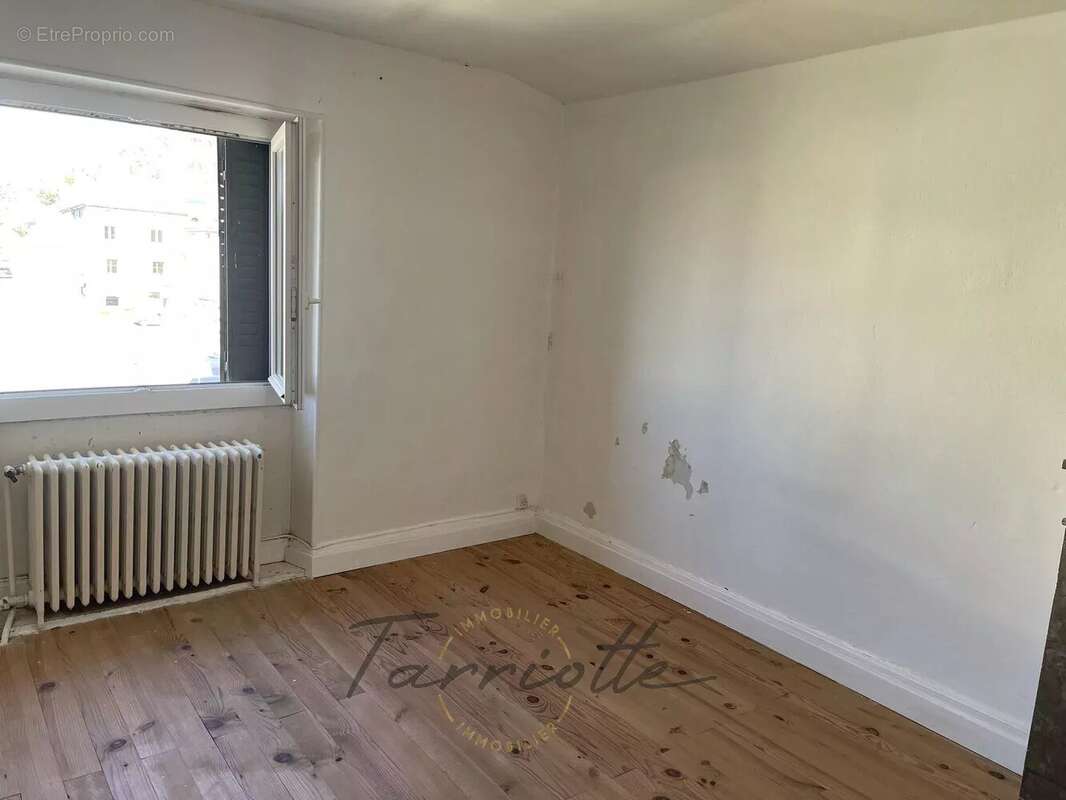 Maison à LA BEGUDE-DE-MAZENC