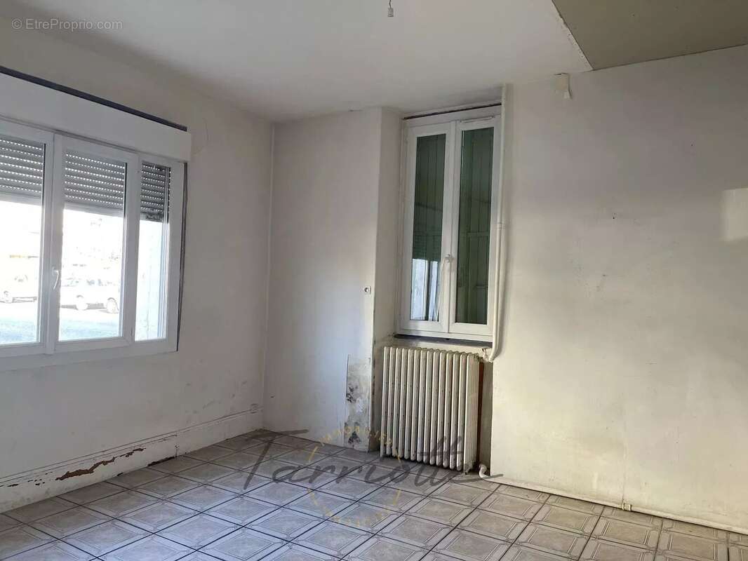 Maison à LA BEGUDE-DE-MAZENC