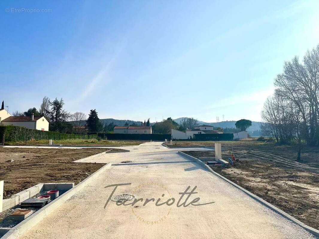 Terrain à MALATAVERNE