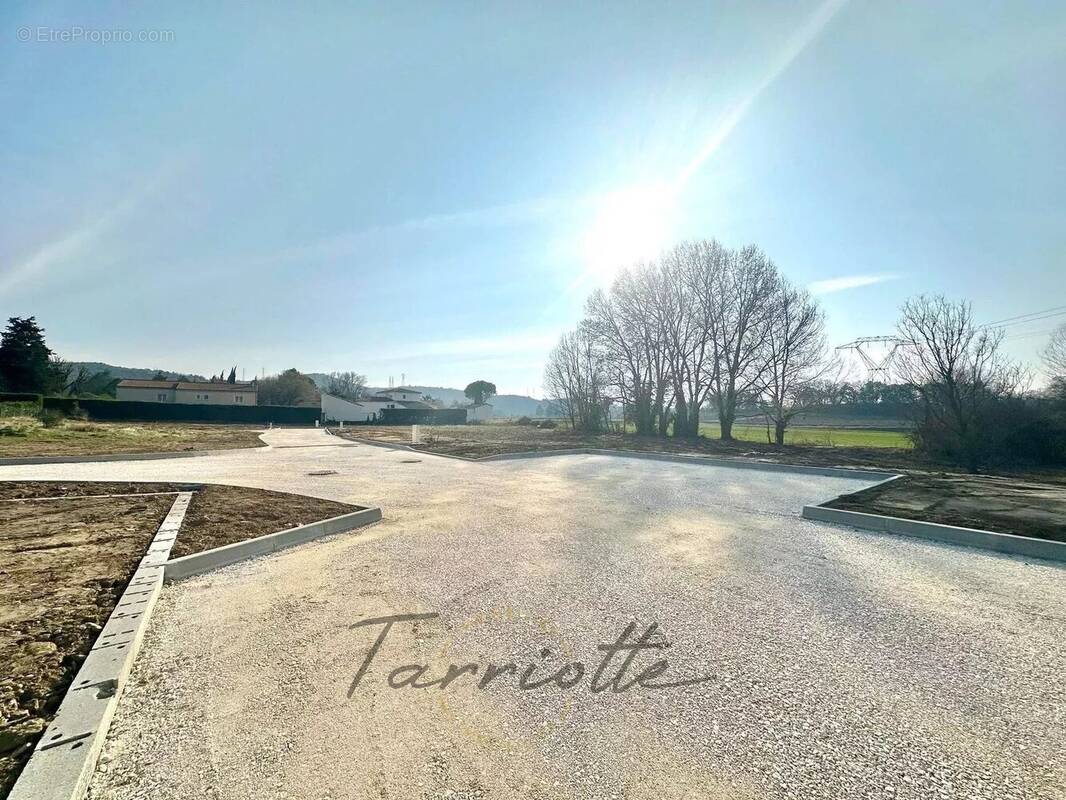 Terrain à MALATAVERNE