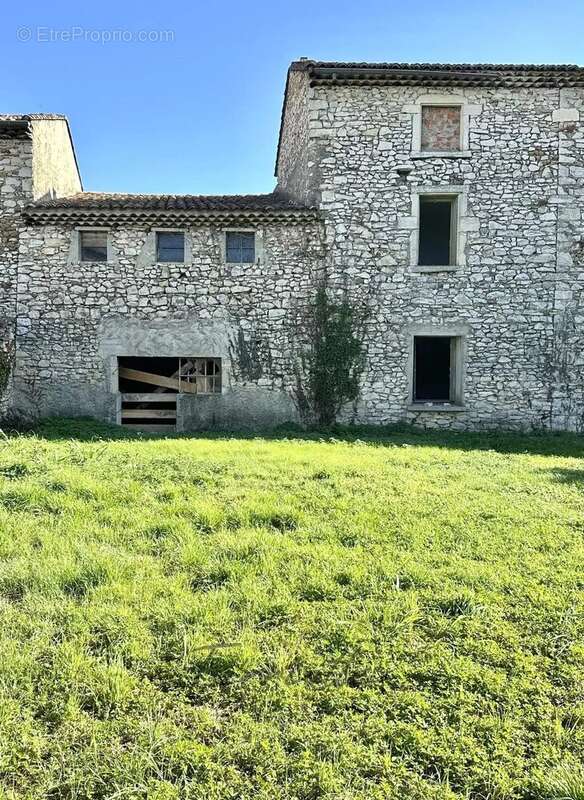 Maison à SAINT-MARCEL-LES-SAUZET