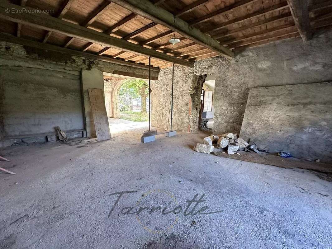 Maison à SAINT-MARCEL-LES-SAUZET