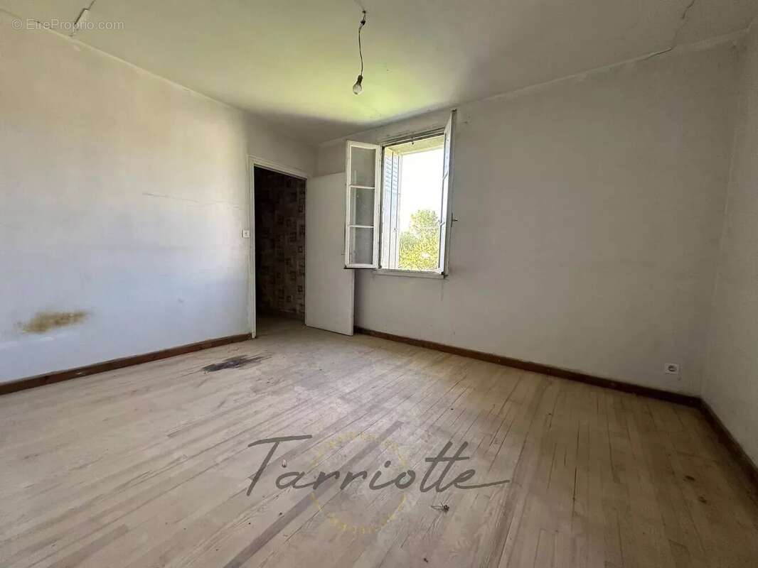 Maison à SAINT-MARCEL-LES-SAUZET