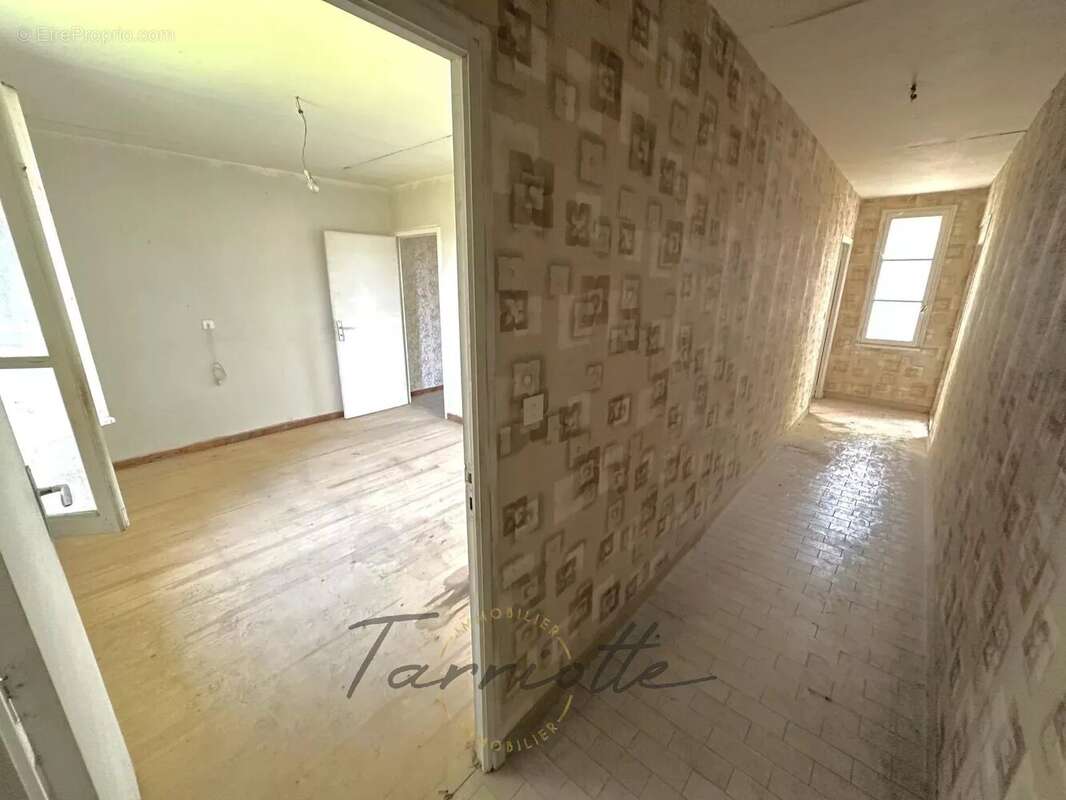 Maison à SAINT-MARCEL-LES-SAUZET