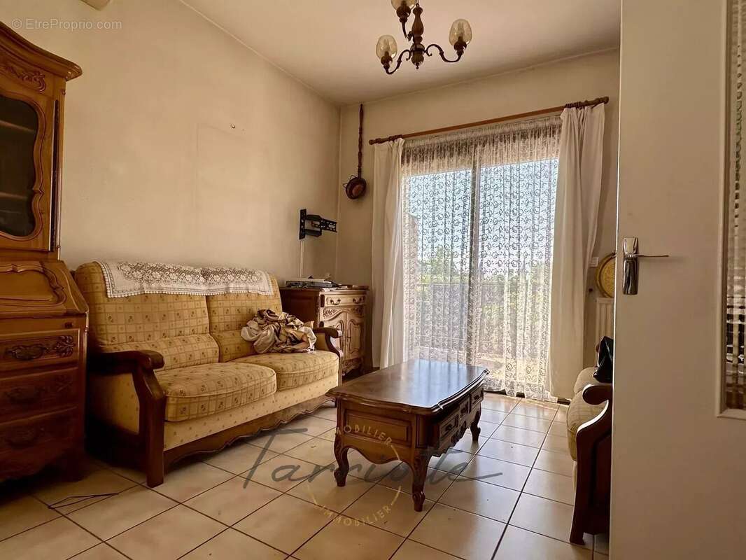 Maison à MONTELIMAR