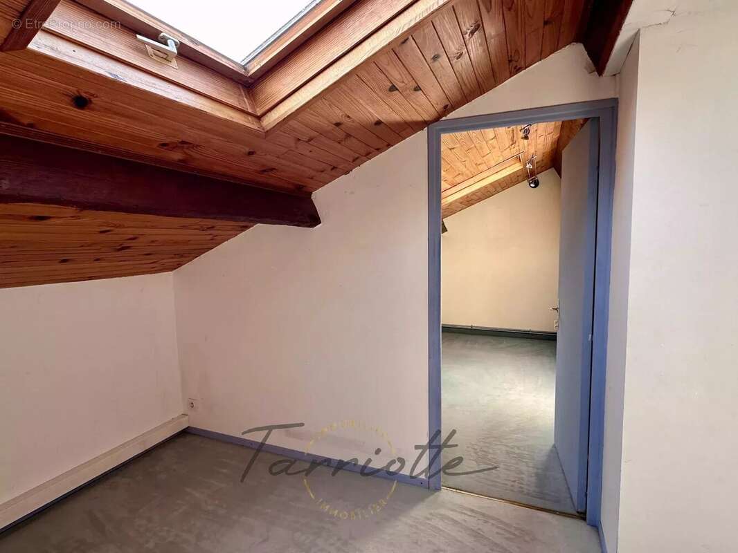 Maison à MONTELIMAR