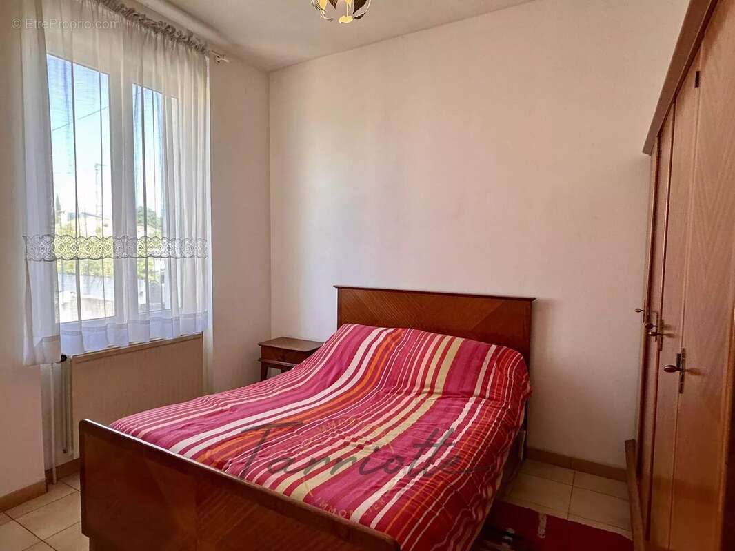 Maison à MONTELIMAR