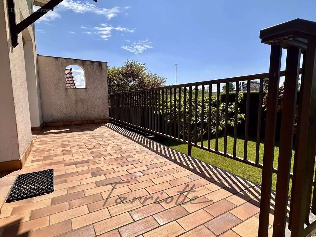 Maison à MONTELIMAR