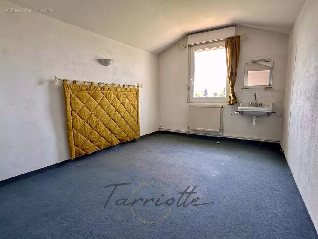 Maison à MONTELIMAR