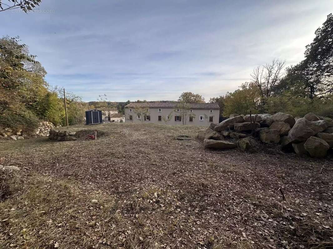 Terrain à MONTELIMAR