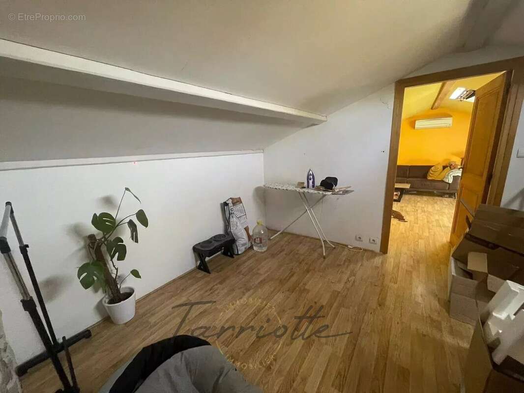 Maison à MALATAVERNE