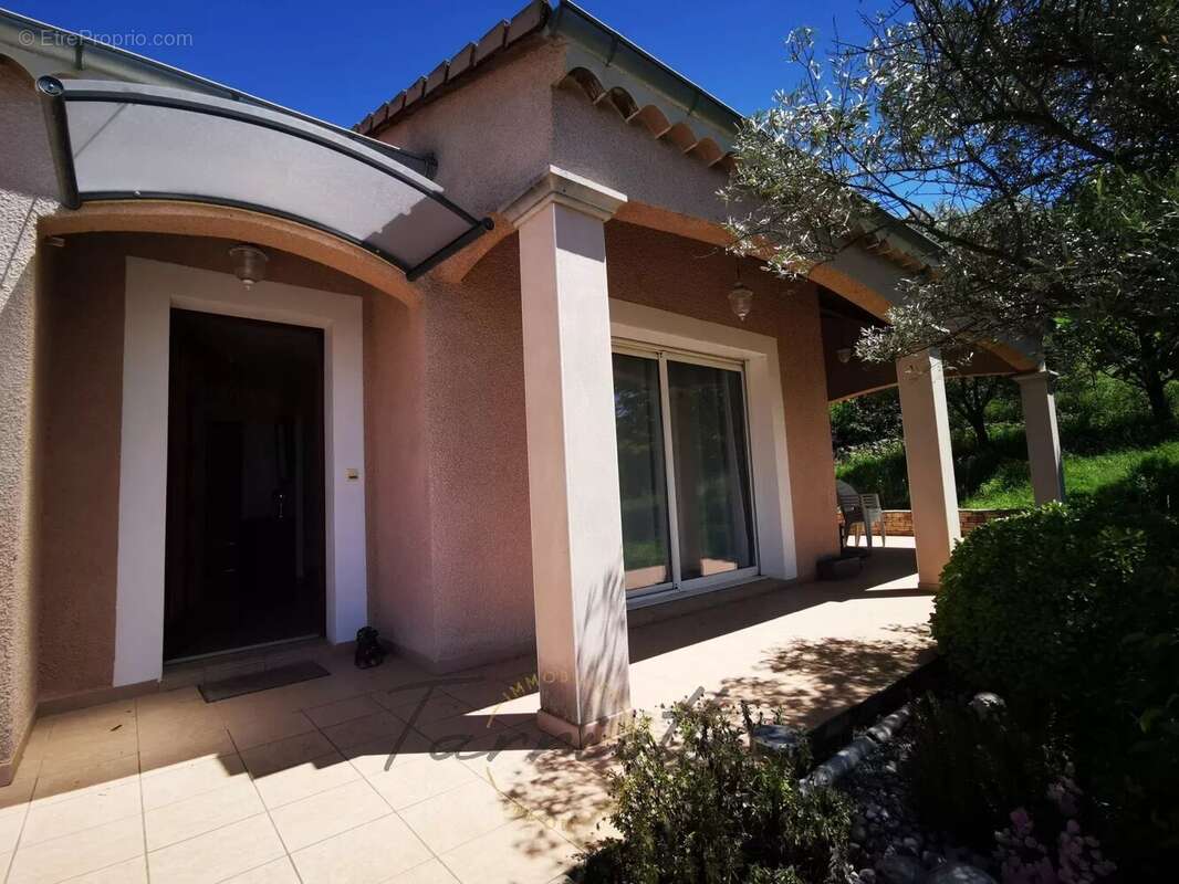 Maison à MONTELIMAR