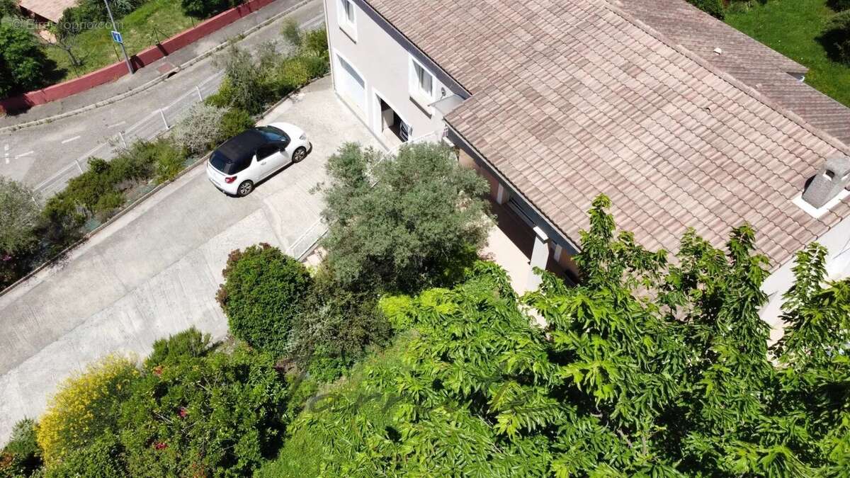 Maison à MONTELIMAR