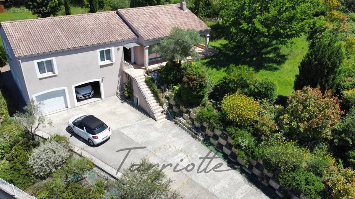 Maison à MONTELIMAR