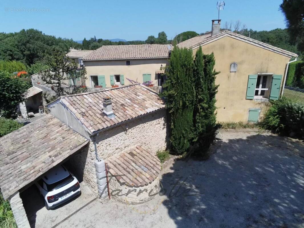 Maison à MONTELIMAR