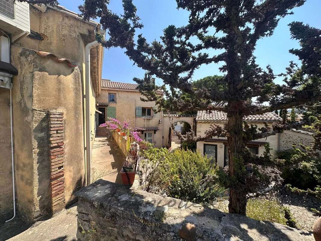 Maison à MONTELIMAR