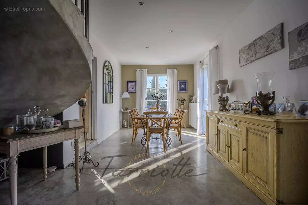 Maison à CHATEAUNEUF-DU-RHONE