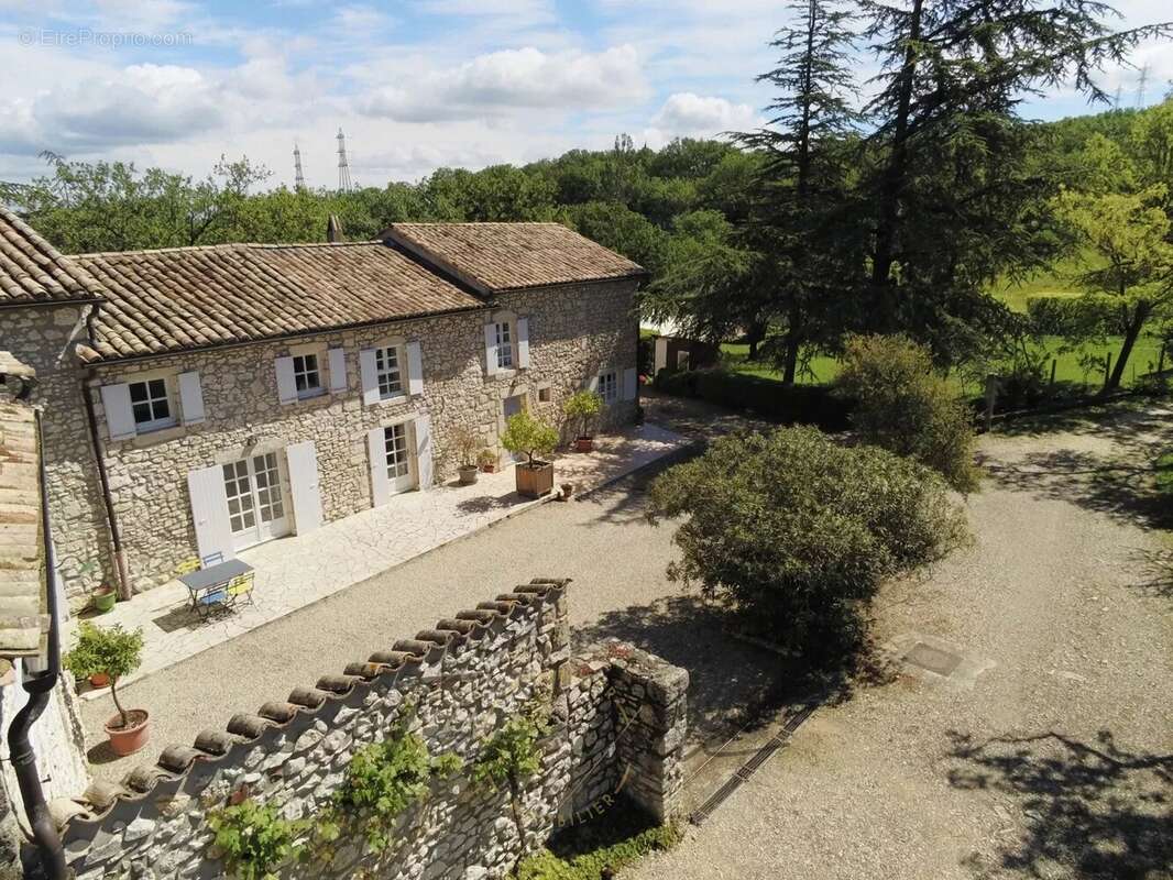 Maison à MONTELIMAR