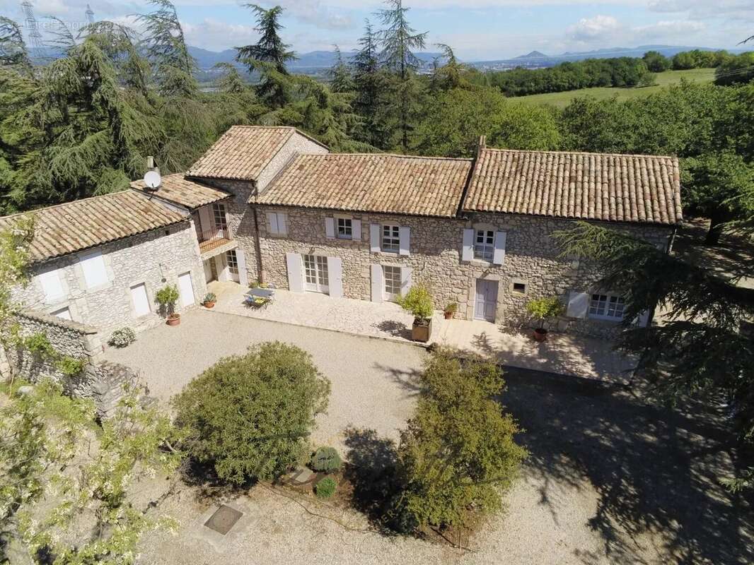 Maison à MONTELIMAR