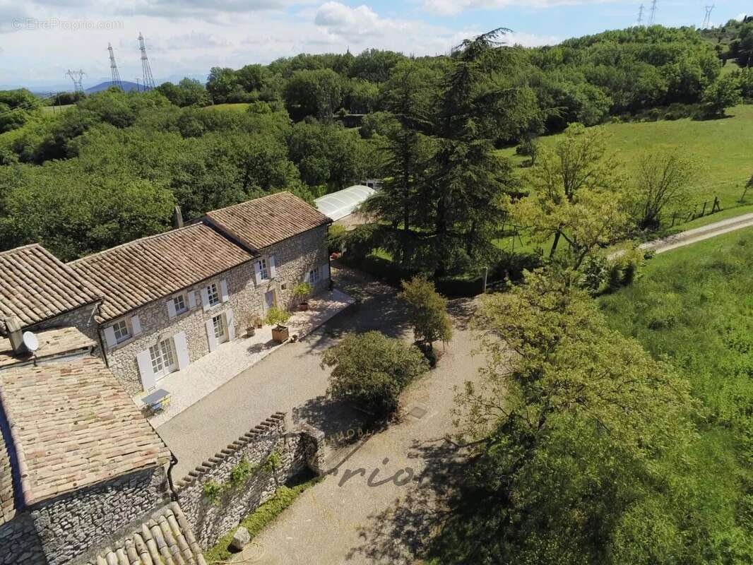 Maison à MONTELIMAR