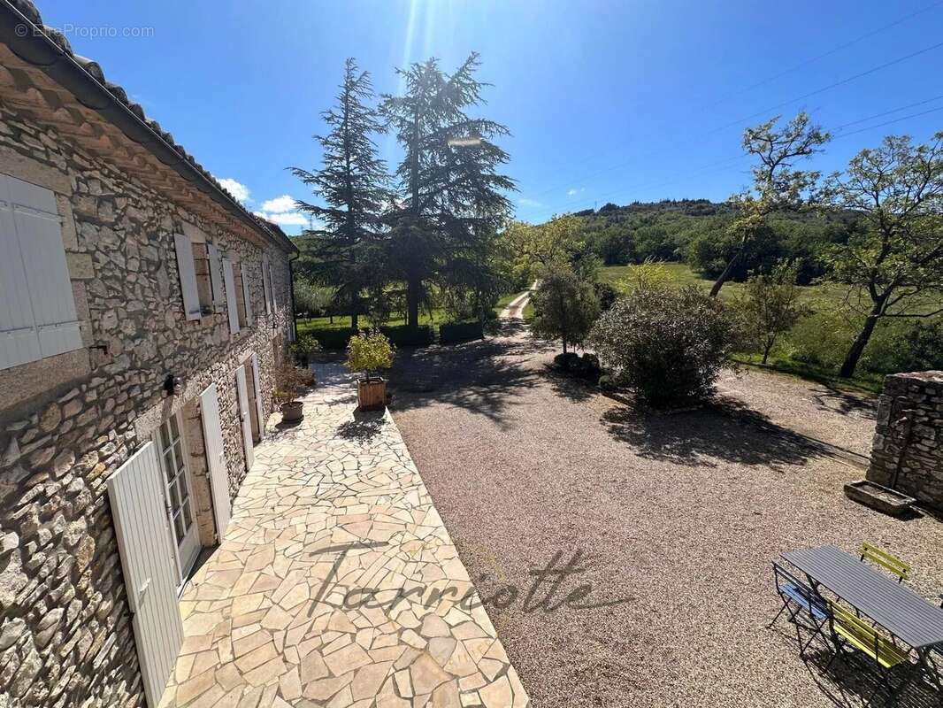 Maison à MONTELIMAR