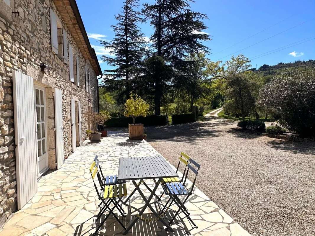 Maison à MONTELIMAR