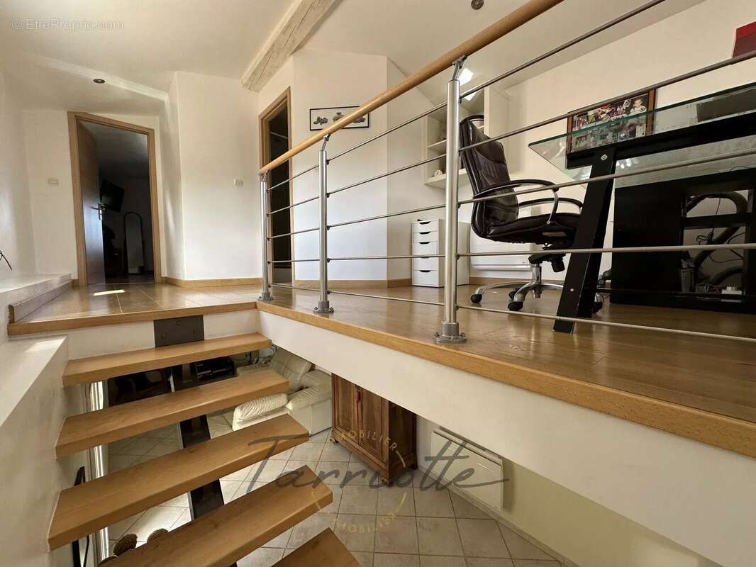 Maison à MONTELIMAR