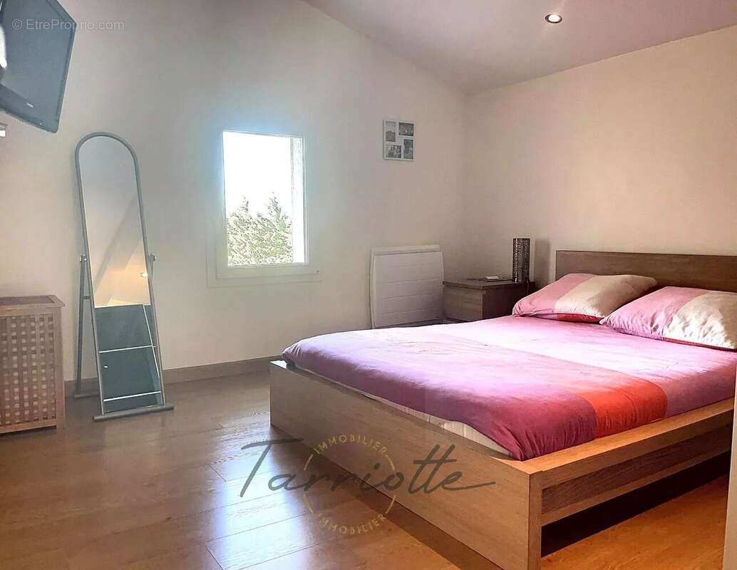 Maison à MONTELIMAR