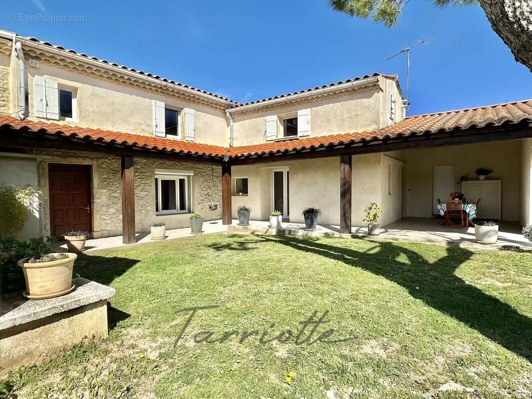 Maison à MONTELIMAR