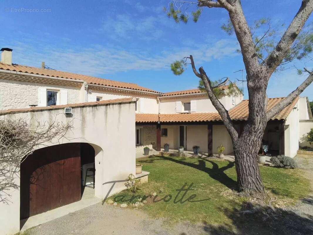 Maison à MONTELIMAR