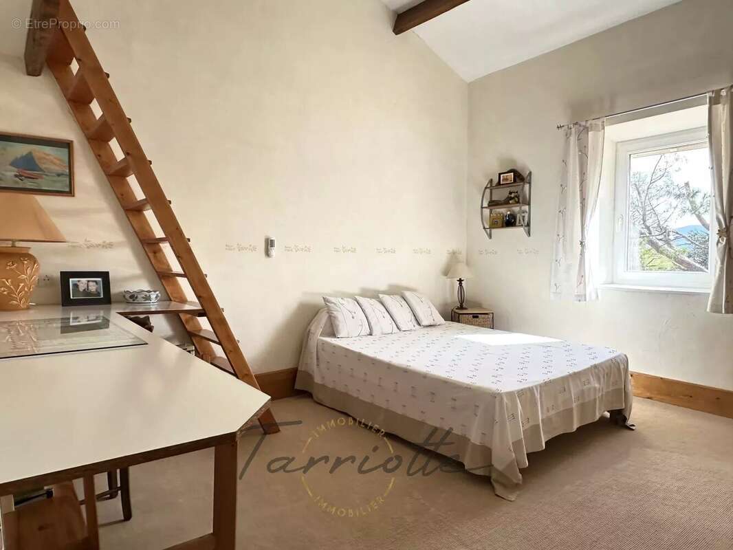 Maison à MONTELIMAR