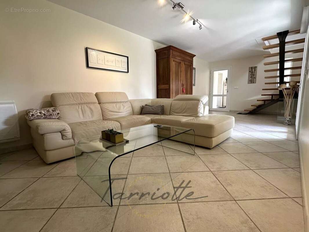 Maison à MONTELIMAR