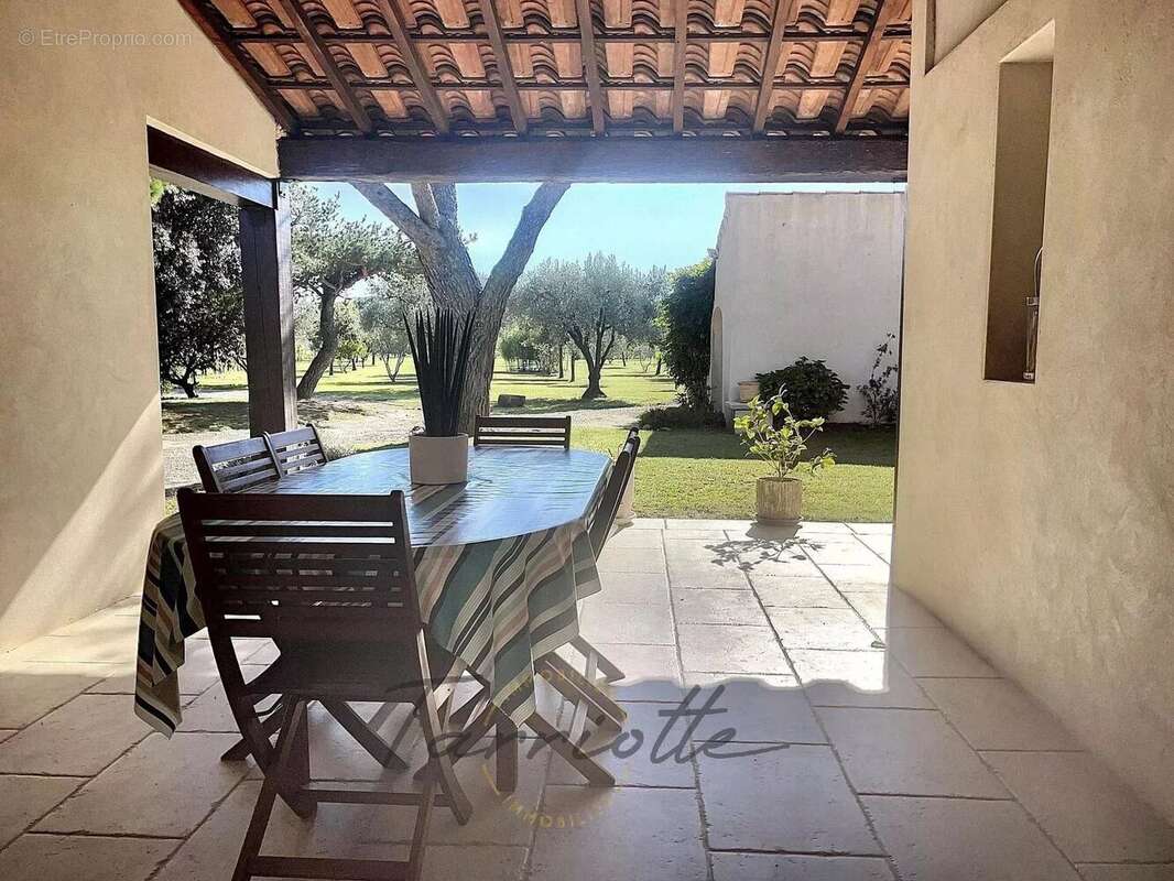 Maison à MONTELIMAR