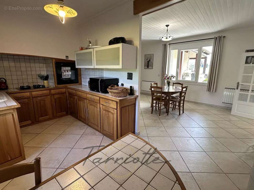 Maison à MONTELIMAR