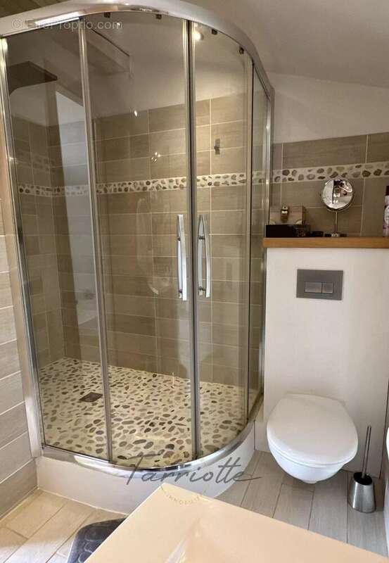 Maison à MONTELIMAR