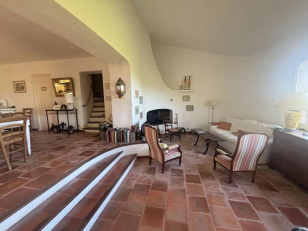 Maison à FIGANIERES