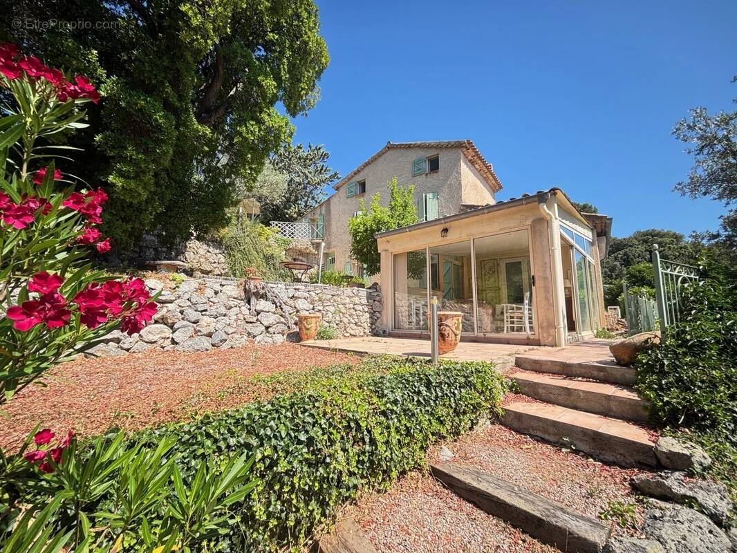 Maison à FIGANIERES