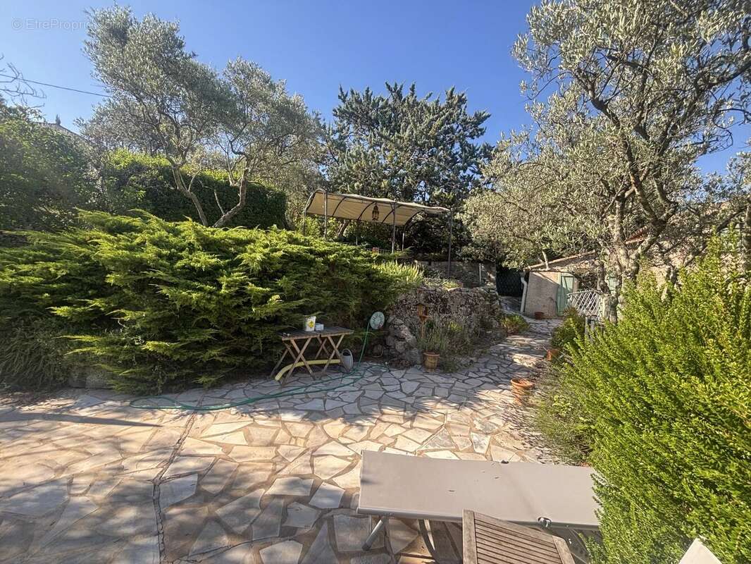 Maison à FIGANIERES