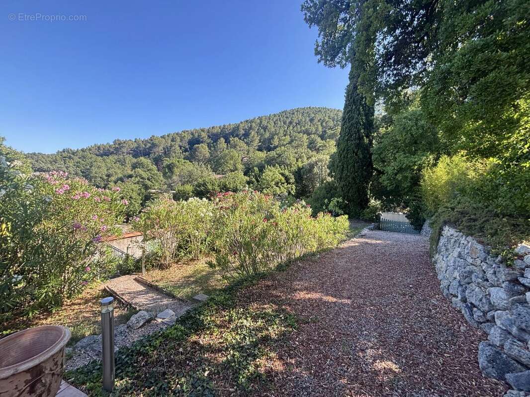 Maison à FIGANIERES