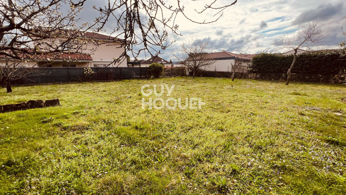 Terrain à SAINT-ALBAN-DE-ROCHE