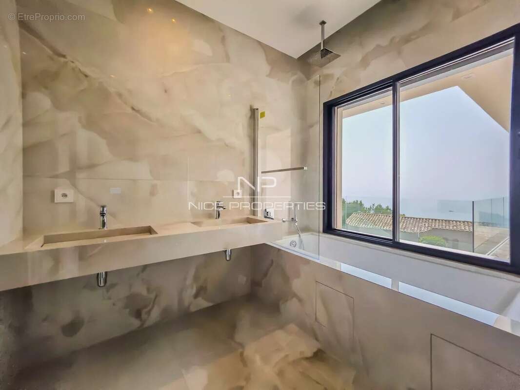 Maison à ROQUEBRUNE-CAP-MARTIN