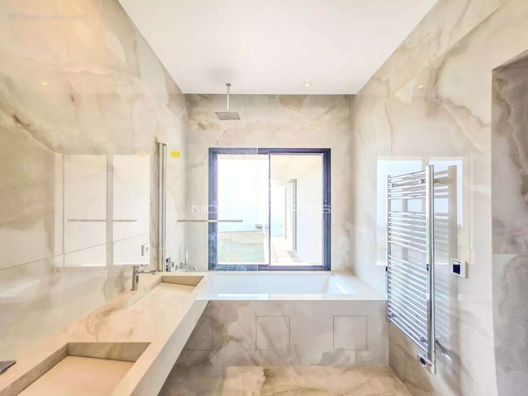 Maison à ROQUEBRUNE-CAP-MARTIN