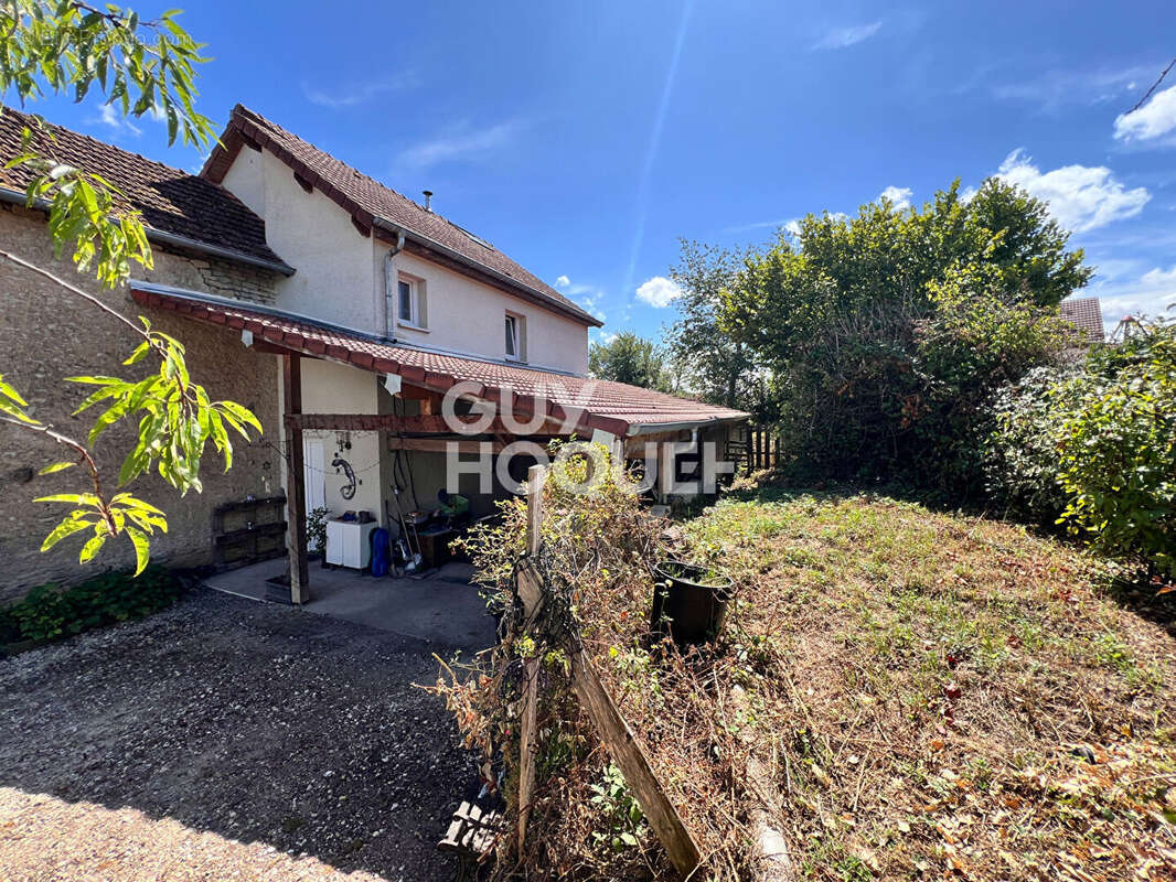 Maison à CHARMOILLE