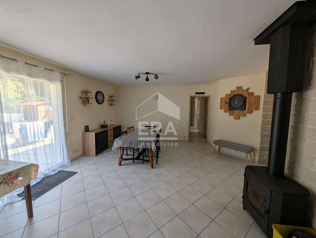 Maison à MENESPLET
