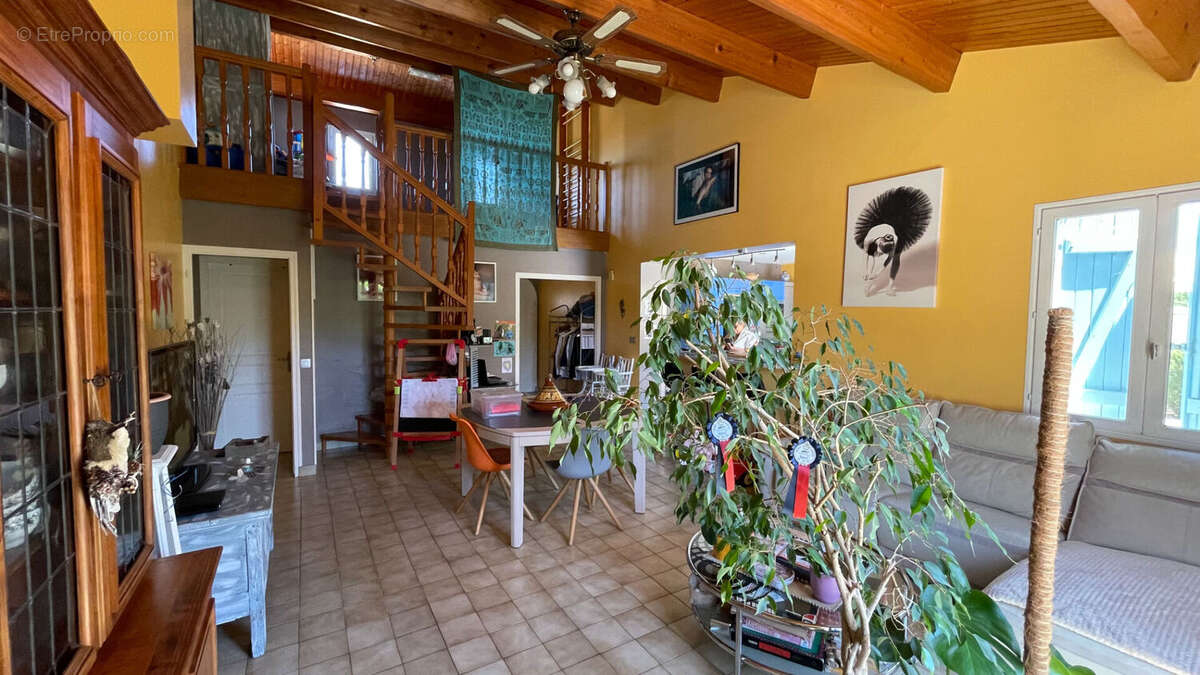 Maison à SAINT-AGNANT