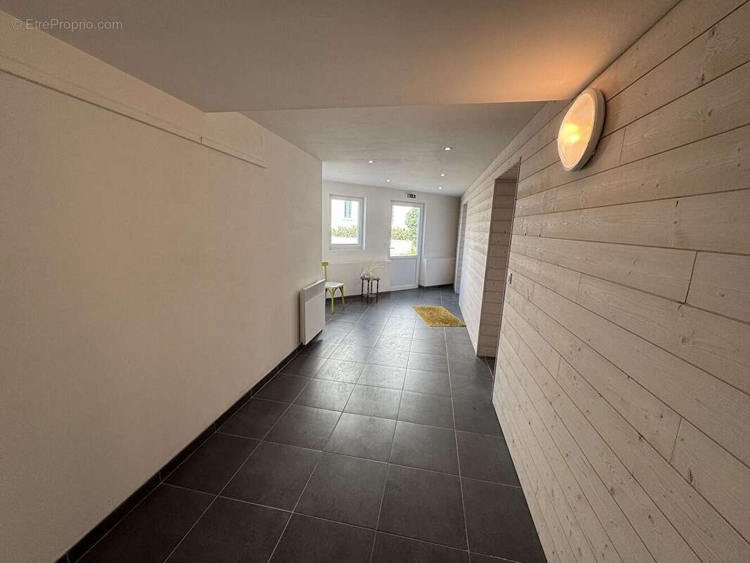 Commerce à PLOUMOGUER